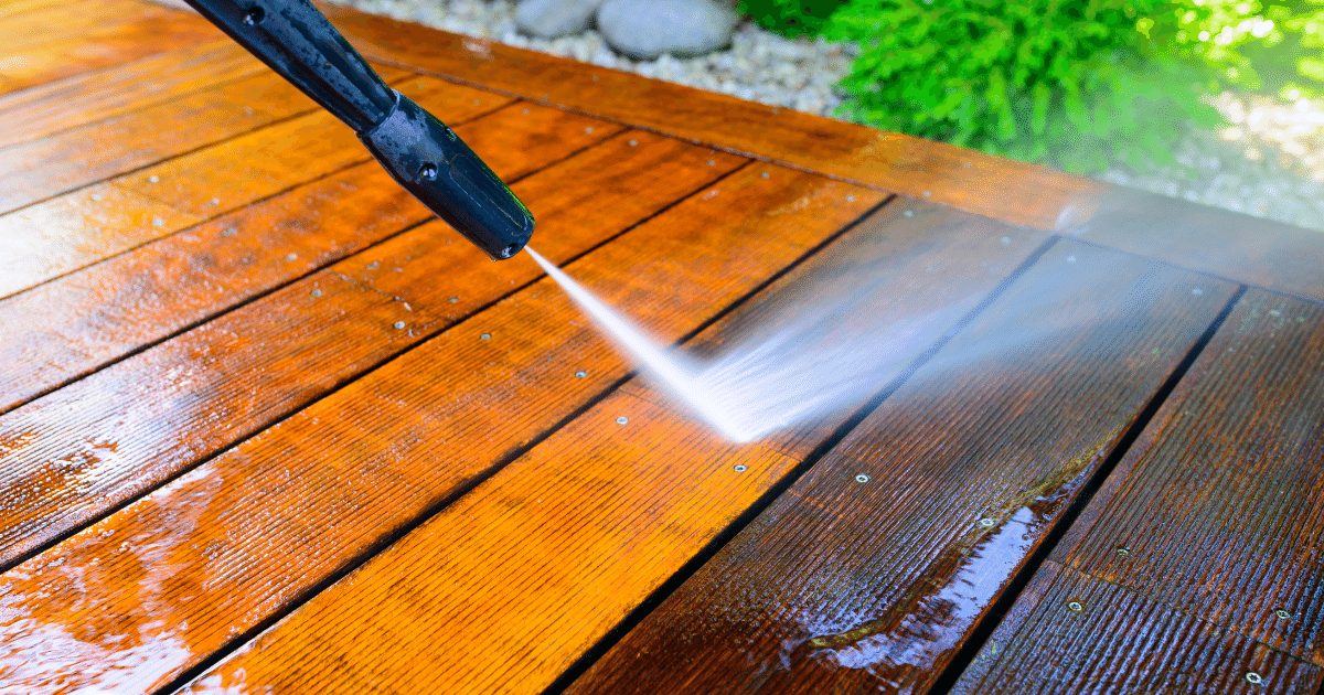 Professionel træterrasserrens - komplet guide